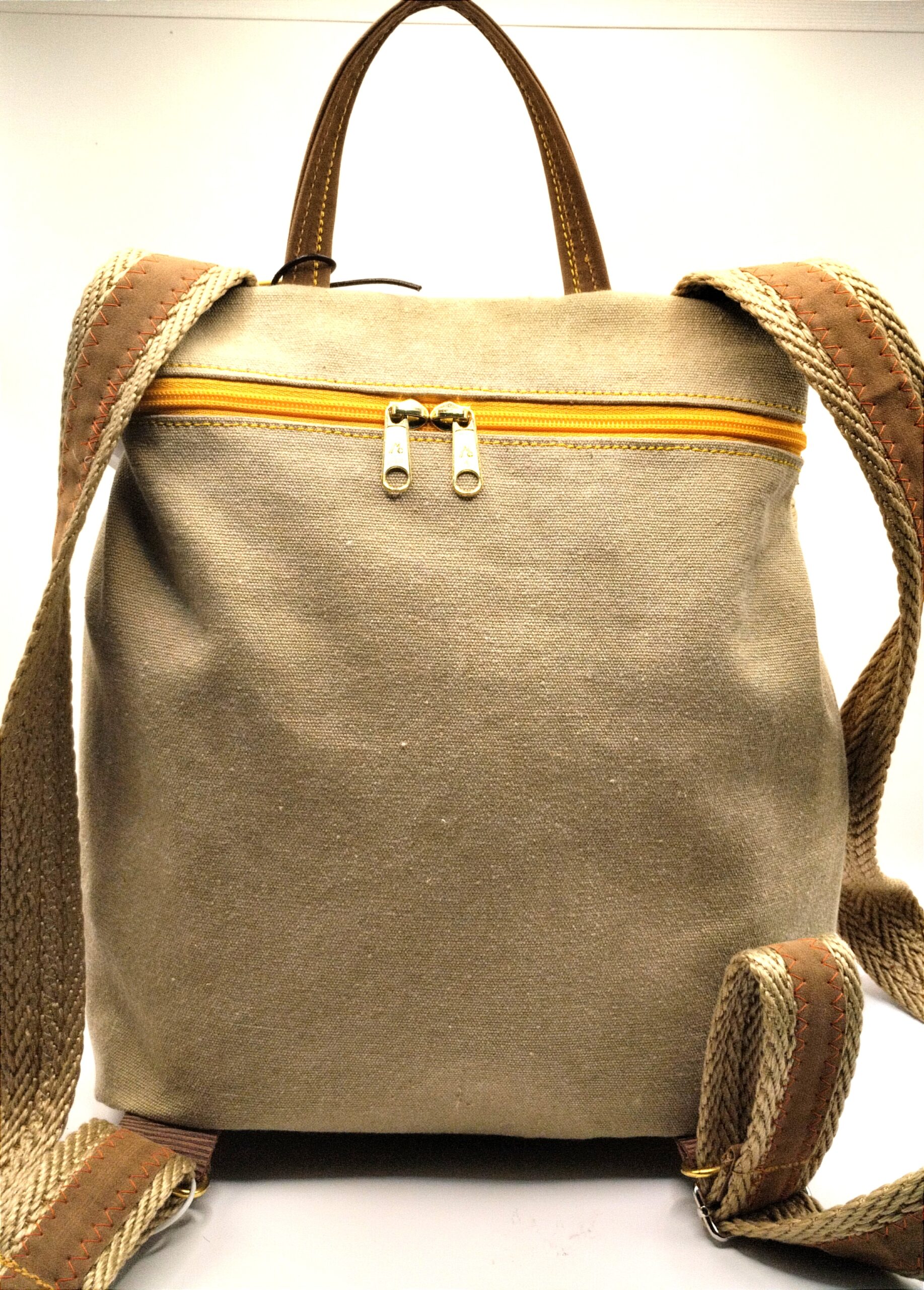 Mochila Teos fabricado artesanalmente - Imagen 2